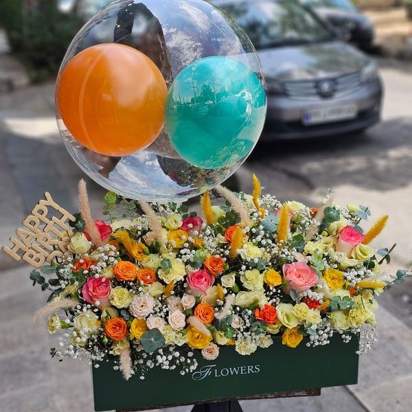 باکس گل تولد کد 706 - گل فروشی آنلاین رزگاردن