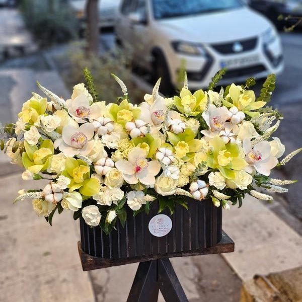 باکس گل تسلیت لاکچری کد 772 - گل فروشی آنلاین رزگاردن