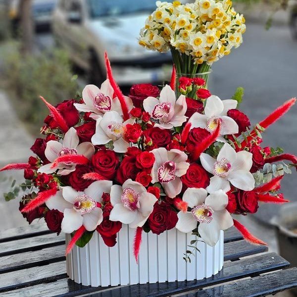 باکس گل لاکچری فانتزی کد 773 - گل فروشی آنلاین رزگاردن
