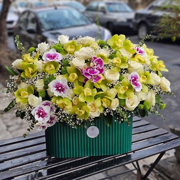 باکس گل لاکچری فانتزی کد 784 - گل فروشی آنلاین رزگاردن