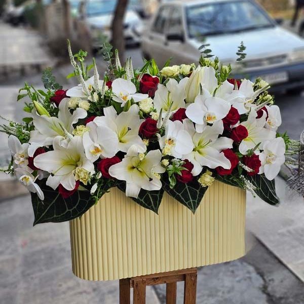باکس گل لاکچری خواستگاری کد 836 - گل فروشی آنلاین رزگاردن